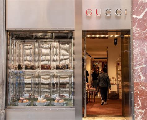 spaccio di gucci in toscana|negozio gucci firenze.